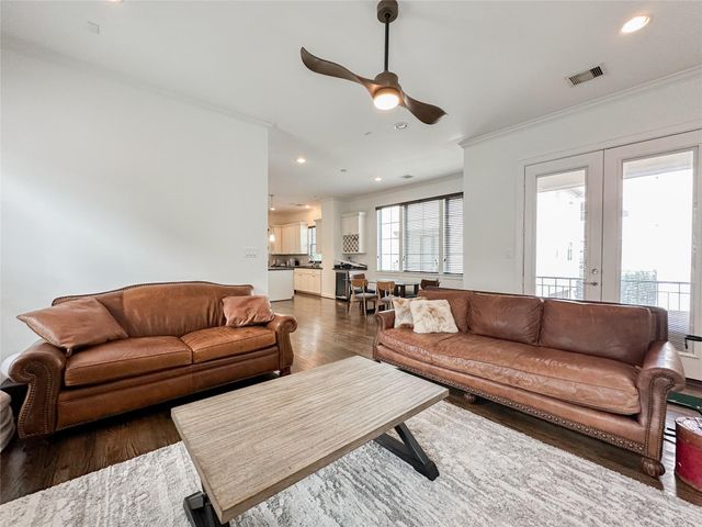 2 Hermann Park Court, Houston, TX 77021