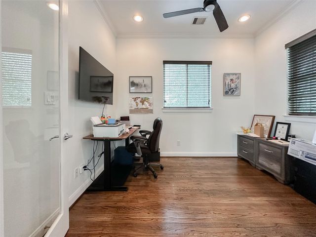 2 Hermann Park Court, Houston, TX 77021