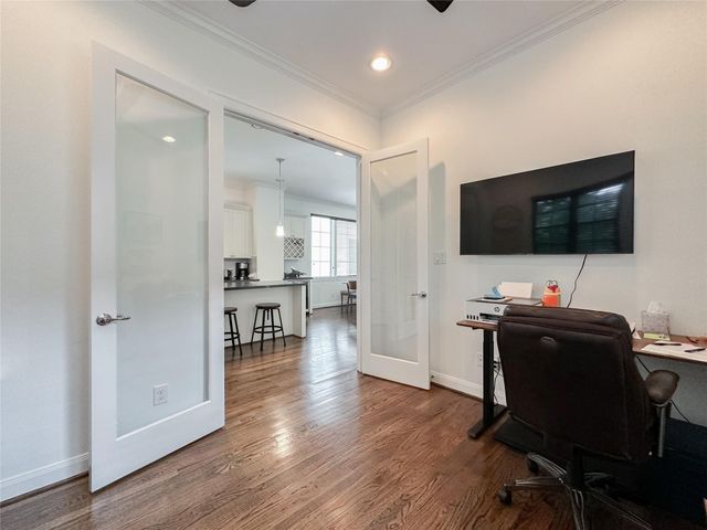 2 Hermann Park Court, Houston, TX 77021