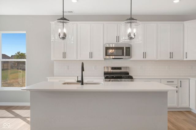 3201 Heather Drive, Bargersville, IN 46106