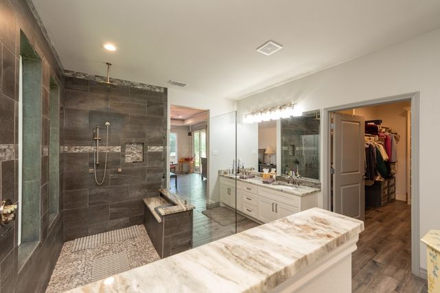 313 Lakeshore Dr, Sandia, TX 78383