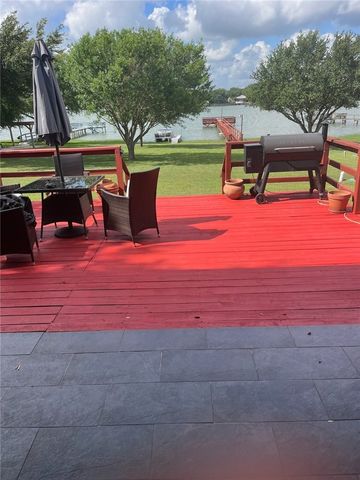 313 Lakeshore Dr, Sandia, TX 78383