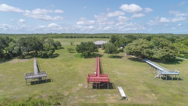 313 Lakeshore Dr, Sandia, TX 78383
