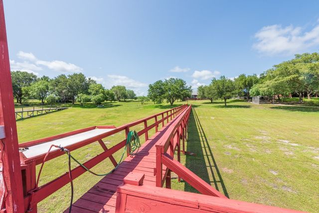 313 Lakeshore Dr, Sandia, TX 78383