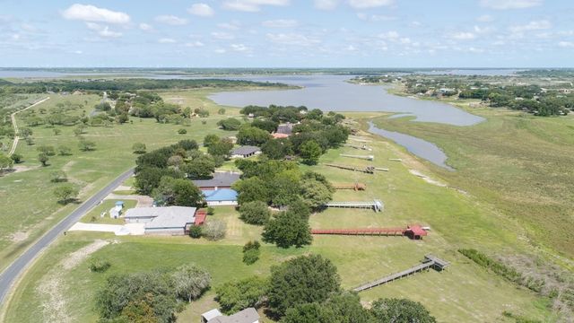313 Lakeshore Dr, Sandia, TX 78383