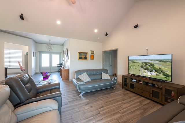 313 Lakeshore Dr, Sandia, TX 78383