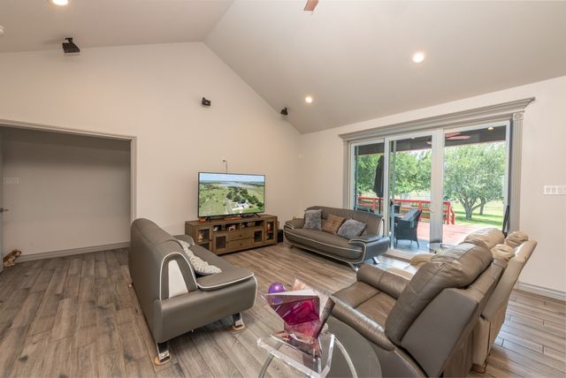 313 Lakeshore Dr, Sandia, TX 78383