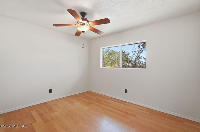 1560 N Calle Valencia, Oracle, AZ 85623