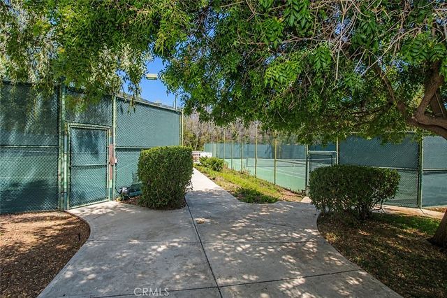 5805 Oak Bend Lane 407, Oak Park, CA 91377