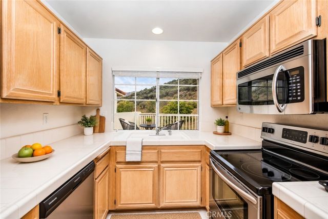 5805 Oak Bend Lane 407, Oak Park, CA 91377
