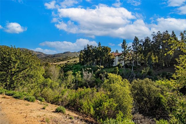5805 Oak Bend Lane 407, Oak Park, CA 91377