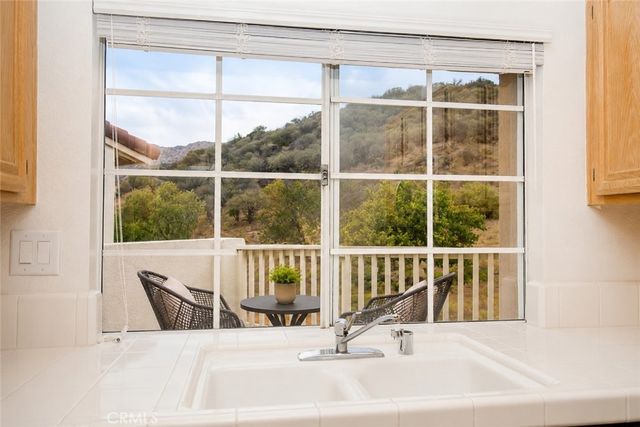 5805 Oak Bend Lane 407, Oak Park, CA 91377
