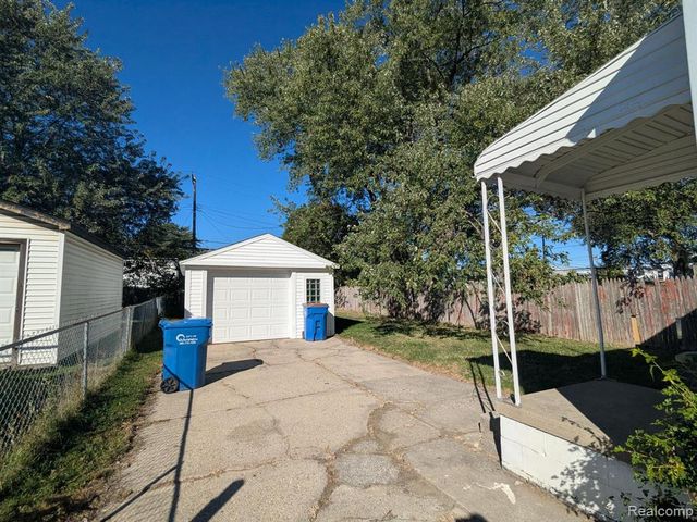 22843 Heussner, Warren, MI 48089