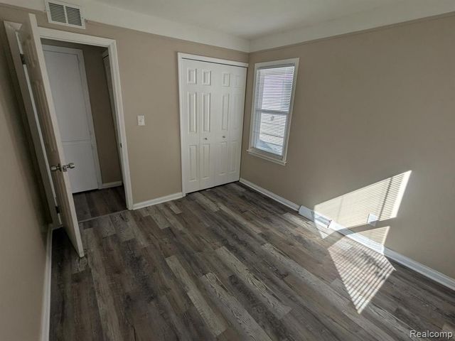 22843 Heussner, Warren, MI 48089