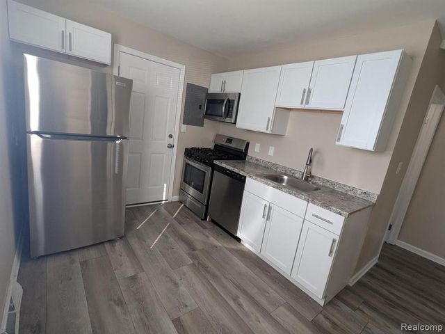 22843 Heussner, Warren, MI 48089