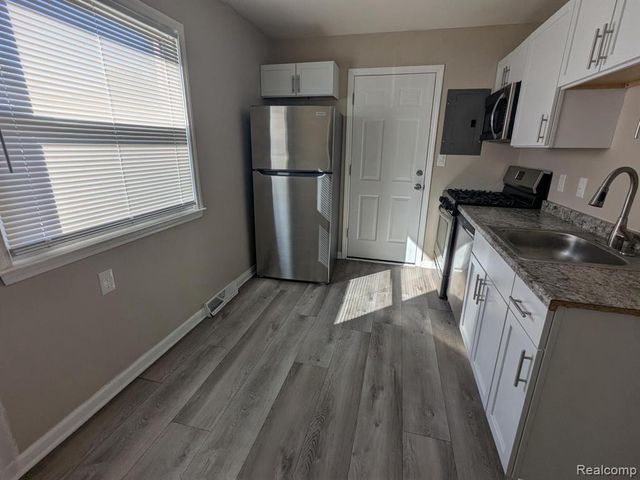 22843 Heussner, Warren, MI 48089