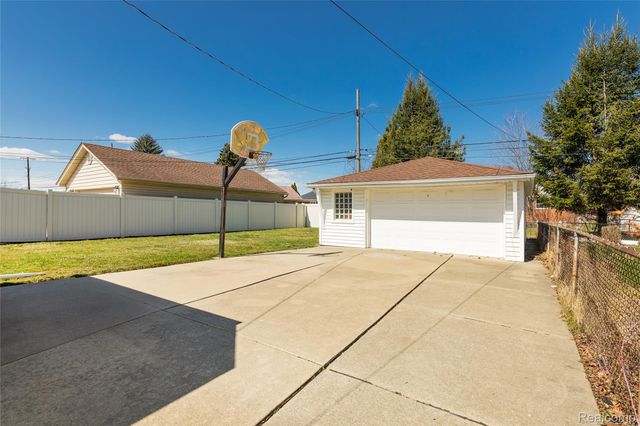 17308 Helen Street, Allen Park, MI 48101