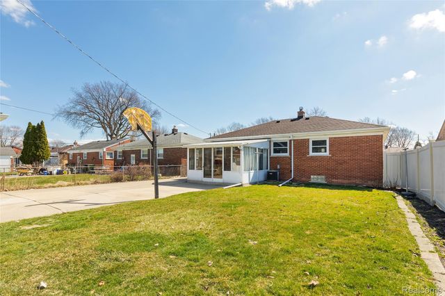 17308 Helen Street, Allen Park, MI 48101