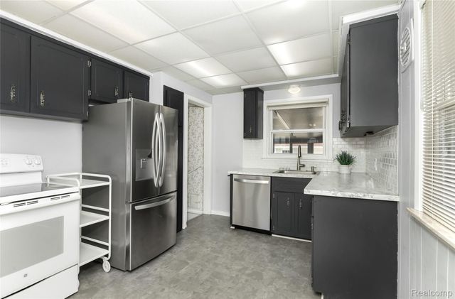 17308 Helen Street, Allen Park, MI 48101