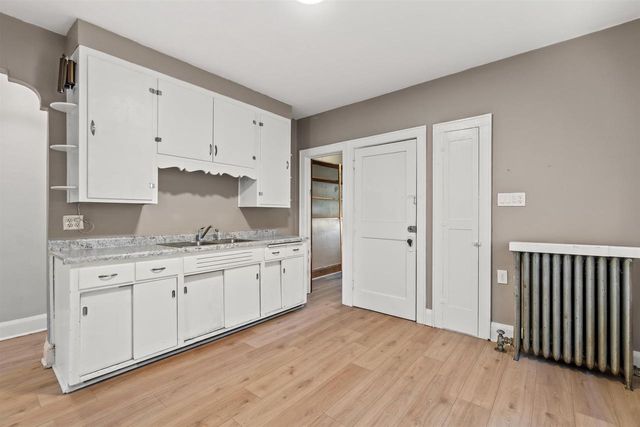 2964 S 11th STREET, Milwaukee, WI 53215