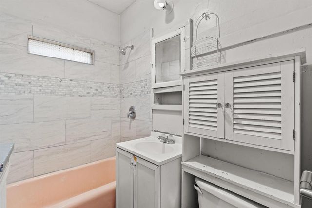 2964 S 11th STREET, Milwaukee, WI 53215