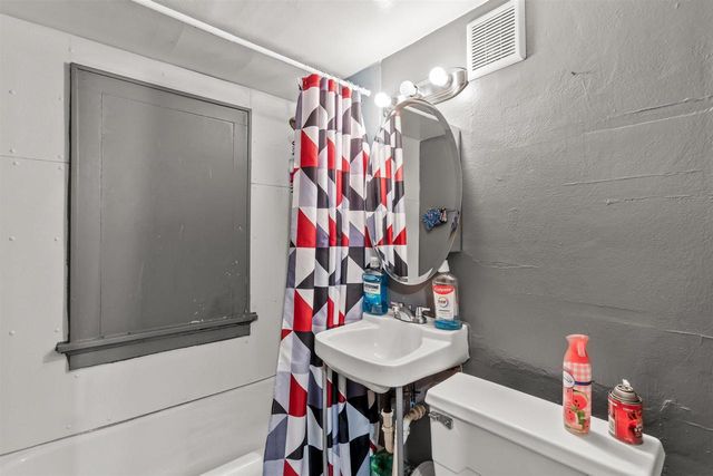 2964 S 11th STREET, Milwaukee, WI 53215