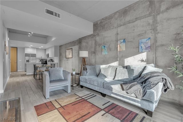 353 East Bonneville Avenue 557, Las Vegas, NV 89101