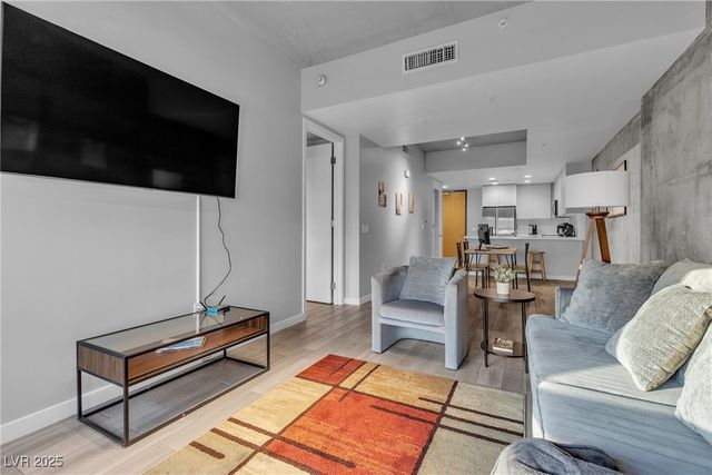 353 East Bonneville Avenue 557, Las Vegas, NV 89101