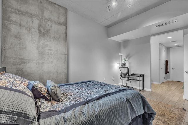 353 East Bonneville Avenue 557, Las Vegas, NV 89101