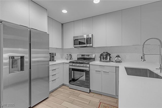 353 East Bonneville Avenue 557, Las Vegas, NV 89101