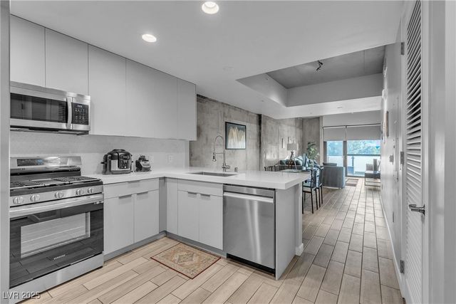 353 East Bonneville Avenue 557, Las Vegas, NV 89101