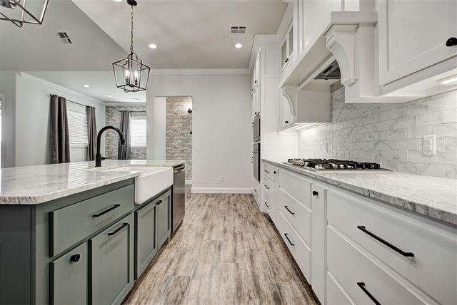 5108 W McCann Court, Mustang, OK 73064