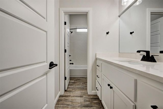 5108 W McCann Court, Mustang, OK 73064