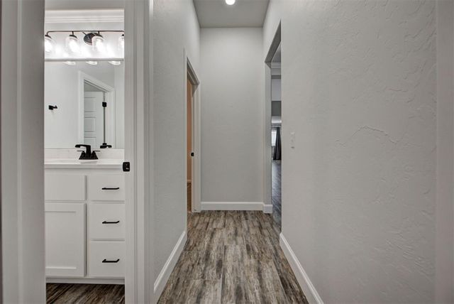 5108 W McCann Court, Mustang, OK 73064