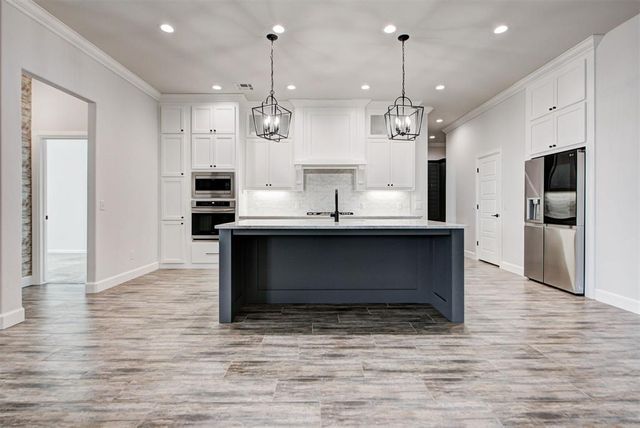 5108 W McCann Court, Mustang, OK 73064