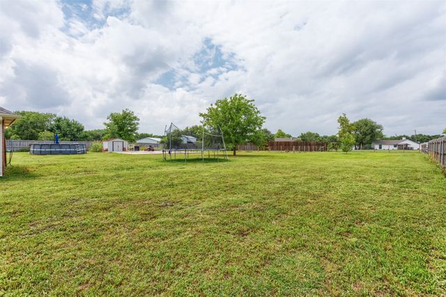 500 Meadow Drive, Lowry Crossing, TX 75069