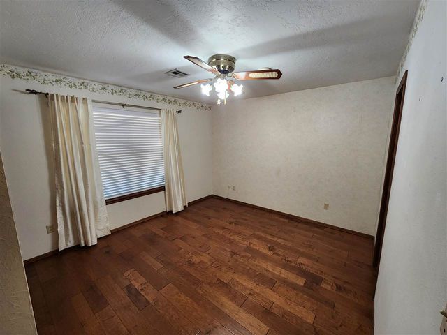 7814 NW Baldwin Ave, Lawton, OK 73505