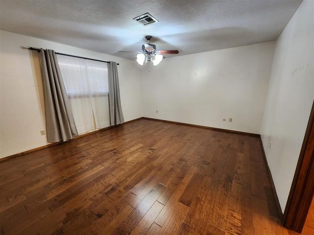 7814 NW Baldwin Ave, Lawton, OK 73505