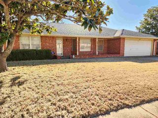 7814 NW Baldwin Ave, Lawton, OK 73505