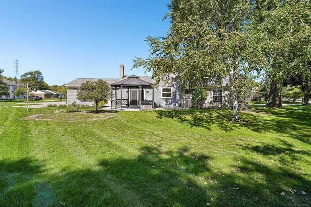 7074 Grenadier Court, Shelby Twp, MI 48317