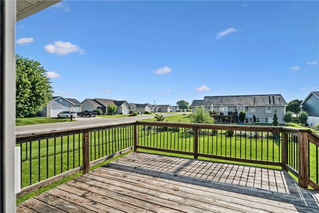 1450 Cedar River Drive, Palo, IA 52324