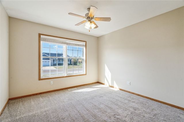 1450 Cedar River Drive, Palo, IA 52324