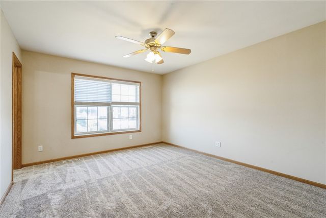 1450 Cedar River Drive, Palo, IA 52324