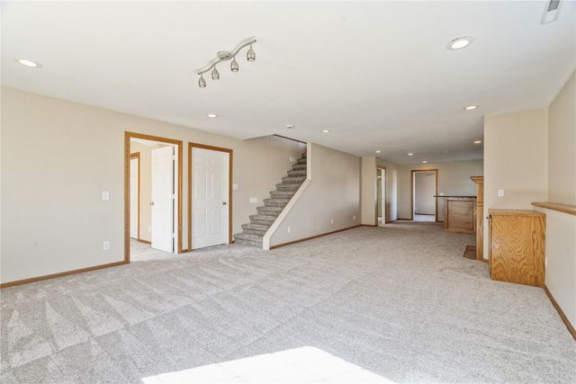 1450 Cedar River Drive, Palo, IA 52324