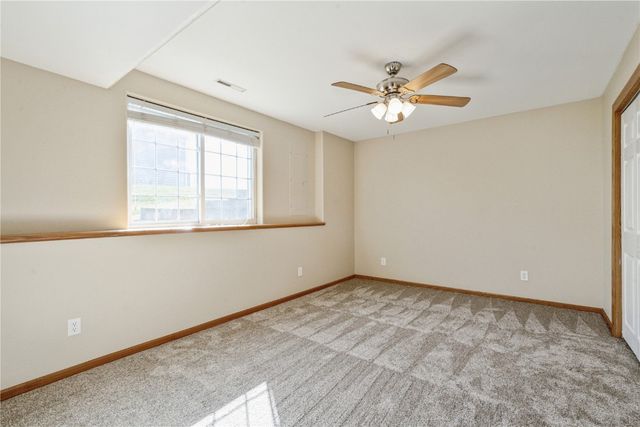 1450 Cedar River Drive, Palo, IA 52324