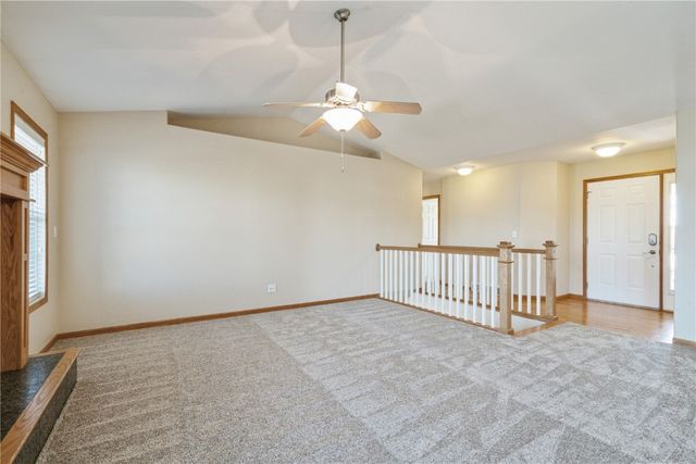 1450 Cedar River Drive, Palo, IA 52324