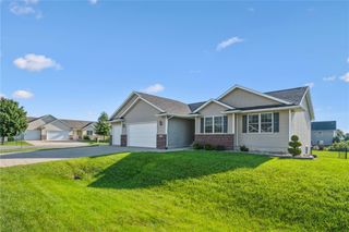 1450 Cedar River Drive, Palo, IA 52324