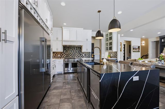 21485 S Sawtooth Circle, Edmond, OK 73012