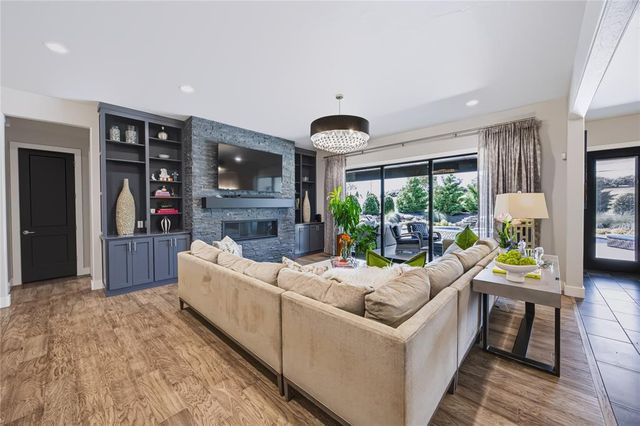 21485 S Sawtooth Circle, Edmond, OK 73012