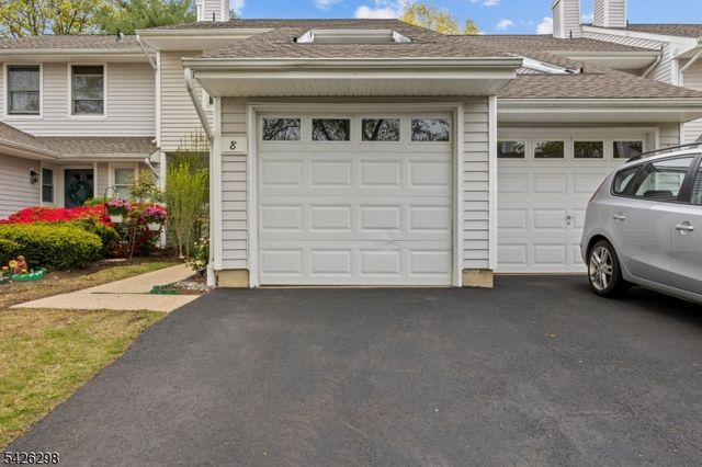 8 Tall Oaks Ct, Sayreville Boro, NJ 08859